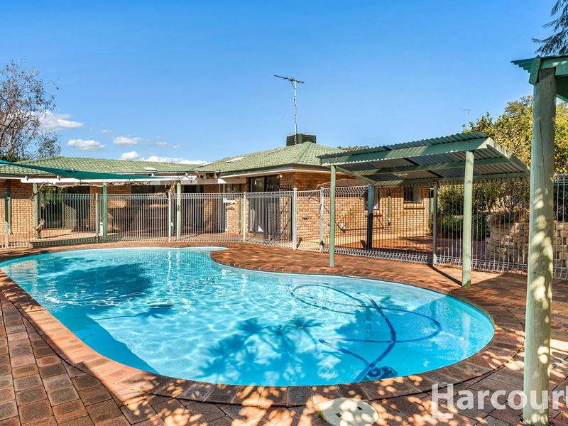 2 Bangalay Court, Halls Head WA 6210