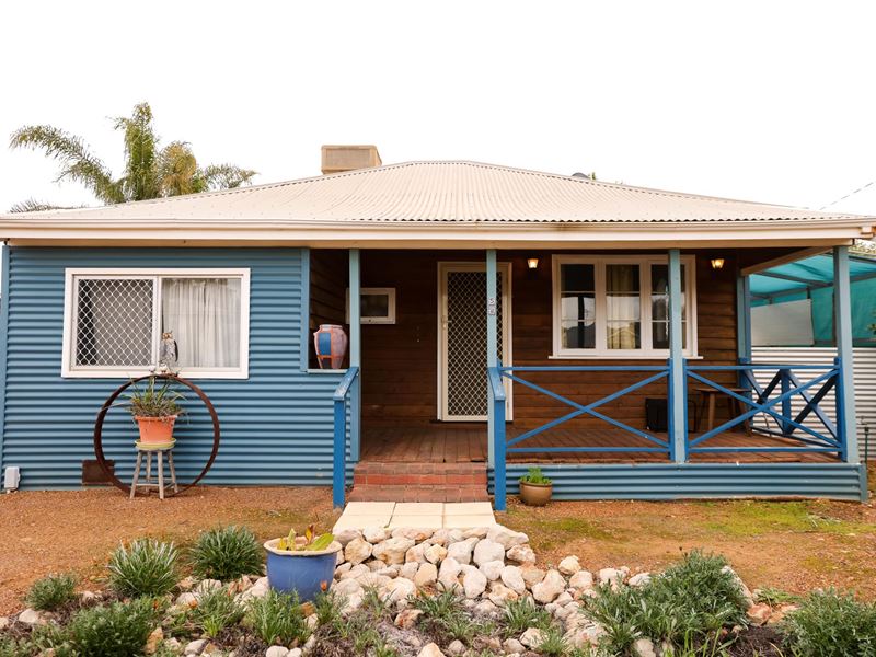 58 Endersbee Street, Merredin WA 6415