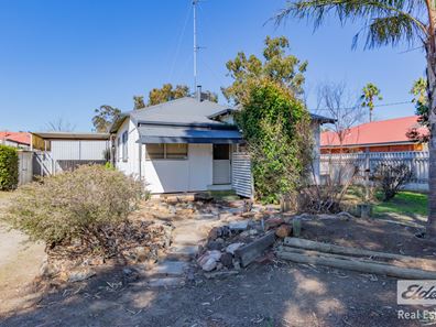 7 Cox Street, Northam WA 6401