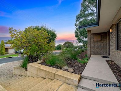 15 Bresnahan Place, Marangaroo WA 6064