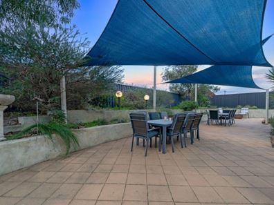 15 Bresnahan Place, Marangaroo WA 6064