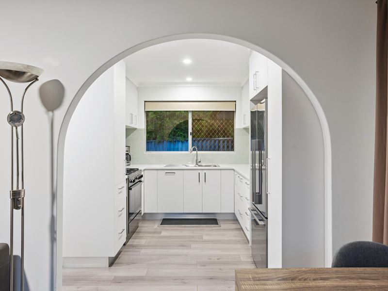 8B Fairfax Road, Swan View