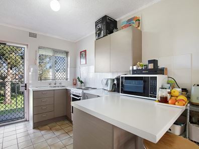 12/3 Burgundy Crescent, Spearwood WA 6163