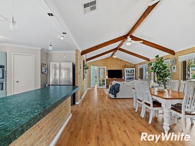 14 Gannet Rise, Halls Head WA 6210