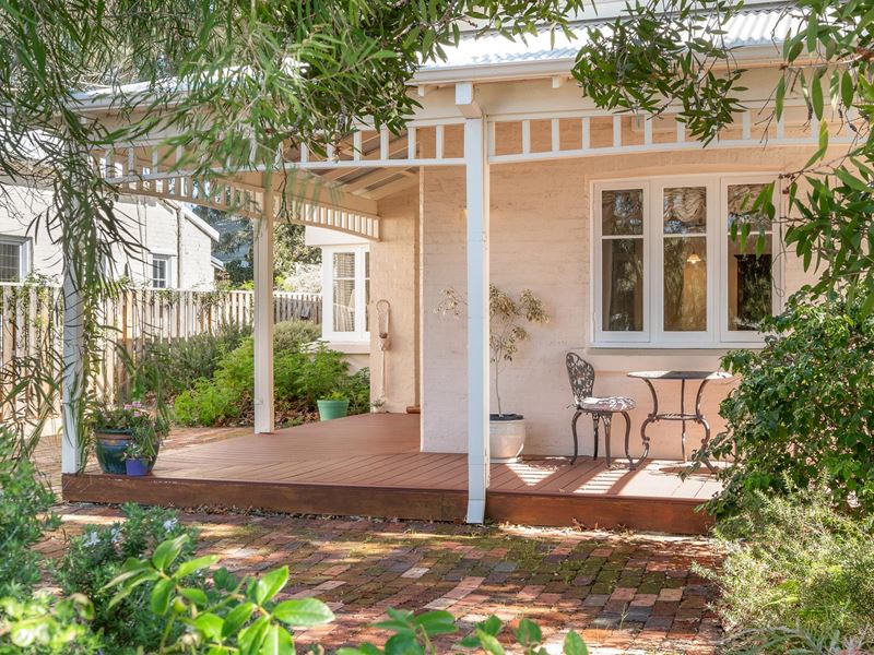 15 Roseberry Avenue, South Perth