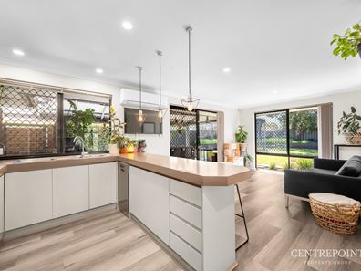7 Lakewook Cove, Kenwick WA 6107