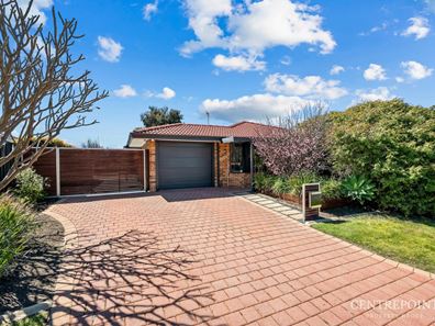 7 Lakewook Cove, Kenwick WA 6107