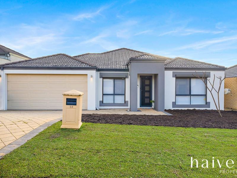19 Sacramento Parade, Hocking WA 6065