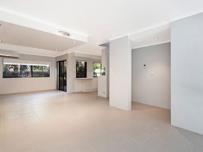 7/1 Mariners Cove Drive, Dudley Park WA 6210