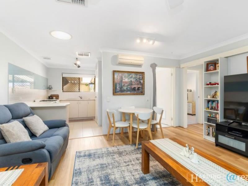 20/30 Victoria Parade, Midvale WA 6056