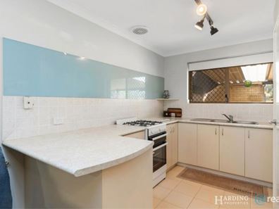 20/30 Victoria Parade, Midvale WA 6056