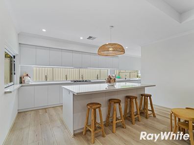 81 Noreena Avenue, Golden Bay WA 6174