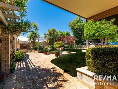 6 Georges Close, Kallaroo WA 6025