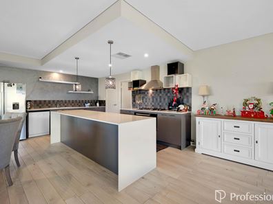 63 Monticello Parkway, Piara Waters WA 6112