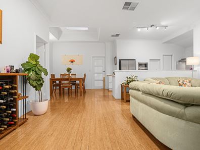 31 Simmonds Parade, Winthrop WA 6150