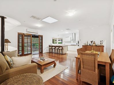 4 Dreyer Road, Roleystone WA 6111