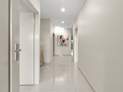 16 Riviera Turn, Piara Waters WA 6112