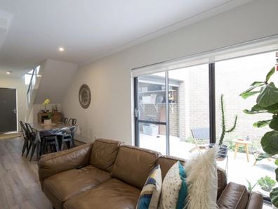 2/197 Clontarf Road, Hamilton Hill WA 6163