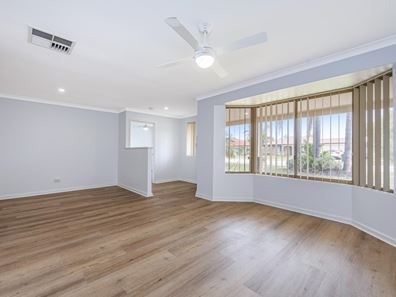 30 Parkland Drive, Warnbro WA 6169