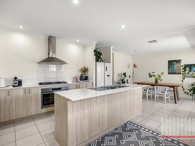 13 Cobbler Way, Two Rocks WA 6037