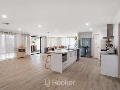 14 Marseilles Drive, Yalyalup WA 6280