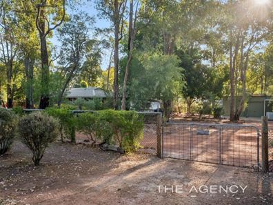 5 Kevin Street, Stoneville WA 6081
