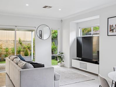 2/19 Apium Mews, Lake Coogee WA 6166