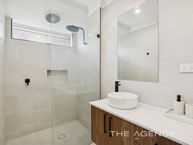 15 Clinton Street, Kingsley WA 6026