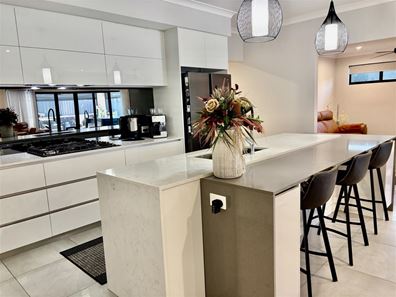 4 Callabonna Esplanade, Lakelands WA 6180
