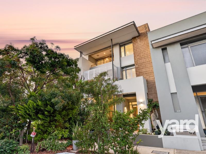 64 Breaksea Drive, North Coogee WA 6163