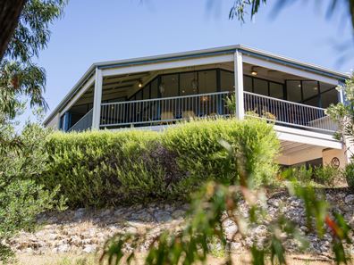 24 Ella Gladstone Drive, Eagle Bay WA 6281