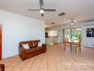 29 Kin Bay Entrance, Mindarie WA 6030