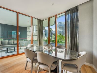 212/10 Forbes Road, Applecross WA 6153