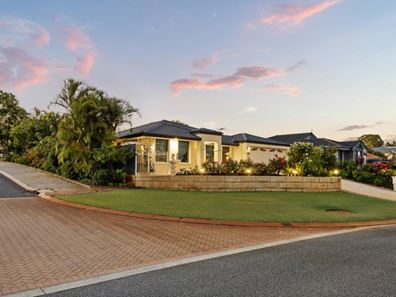 72 Fenchurch Street, Alexander Heights WA 6064