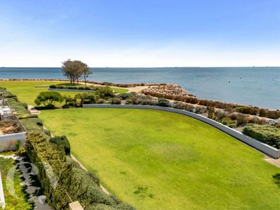 22 Chelydra Point, North Coogee WA 6163