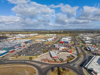 Treendale Centr Saltwood Drive, Australind WA 6233