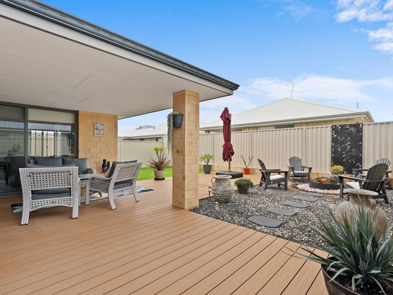 16 Halifax Vista, Golden Bay WA 6174
