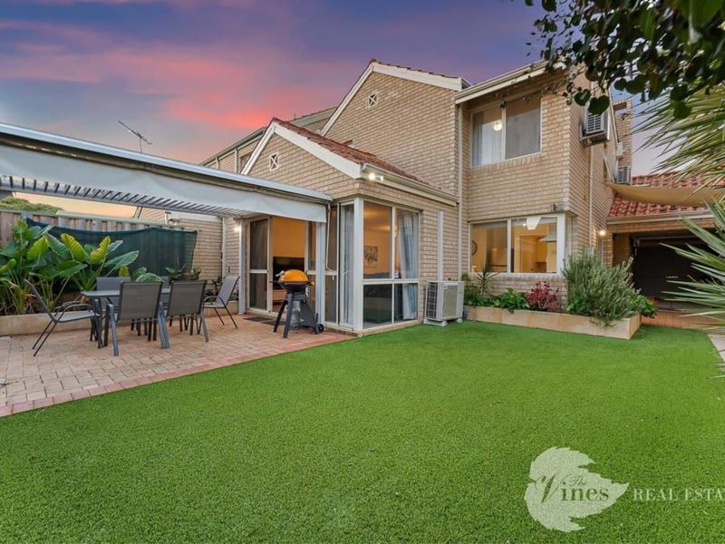 14 Lakefront Circle, The Vines WA 6069