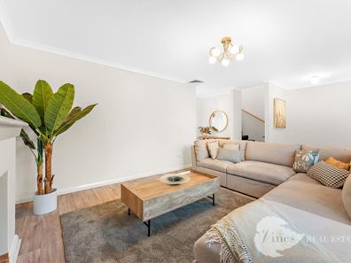 14 Lakefront Circle, The Vines WA 6069