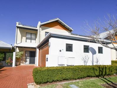 2/3 Piccolo Place, Halls Head WA 6210