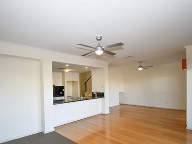 2/3 Piccolo Place, Halls Head WA 6210