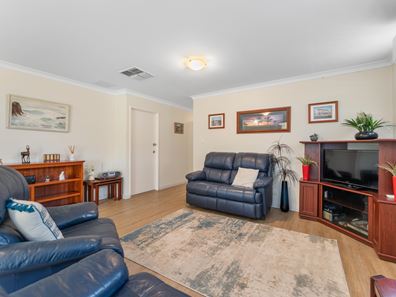 4/11 Clarence Road, Armadale WA 6112