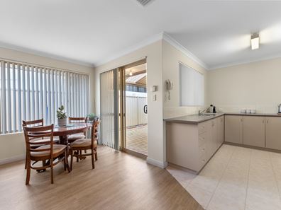 4/11 Clarence Road, Armadale WA 6112