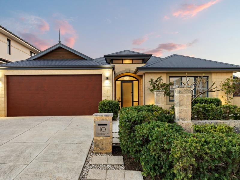 10 Perissa Road, Iluka WA 6028