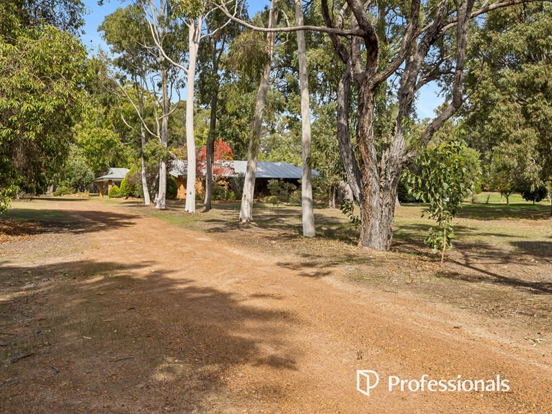 36 Pretty Lane, Mundaring