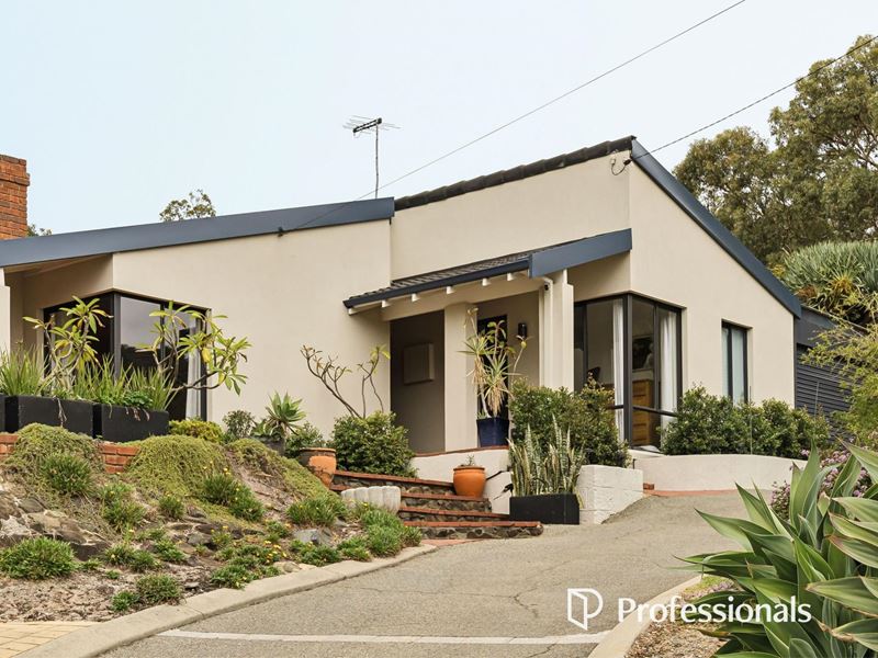 107 Falls Road, Lesmurdie