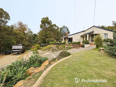 107 Falls Road, Lesmurdie WA 6076