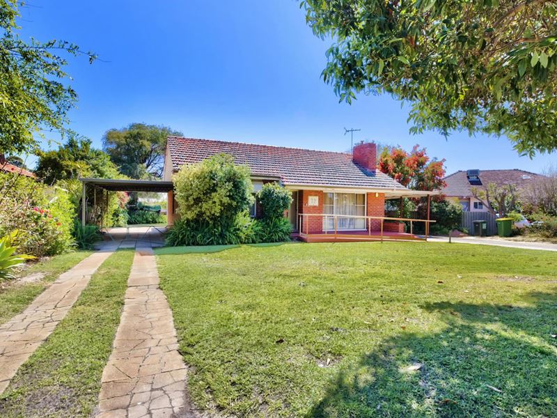 12 Bradshaw Crescent, Manning WA 6152