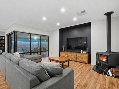 21 Munich Link, Piara Waters WA 6112