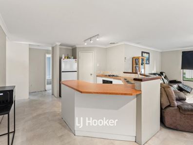 10 Borya Bend, Glen Iris WA 6230